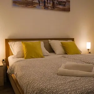https://peaceful-sunny-ap2-in-iovo-island.hotels-in-trogir.com